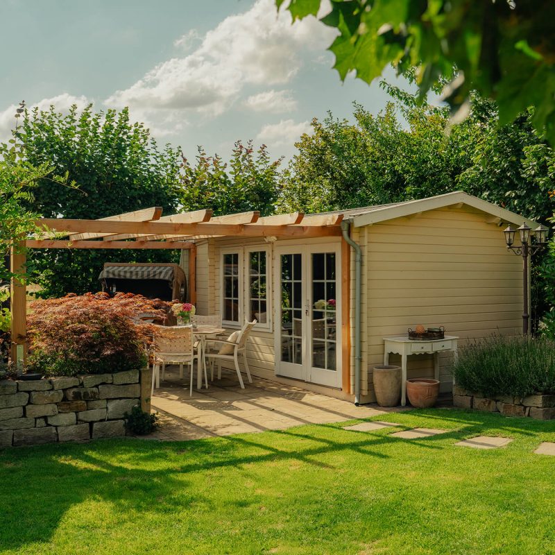 Gartenhaus als Gartenausstattung bei Schmidt Gartengestaltung