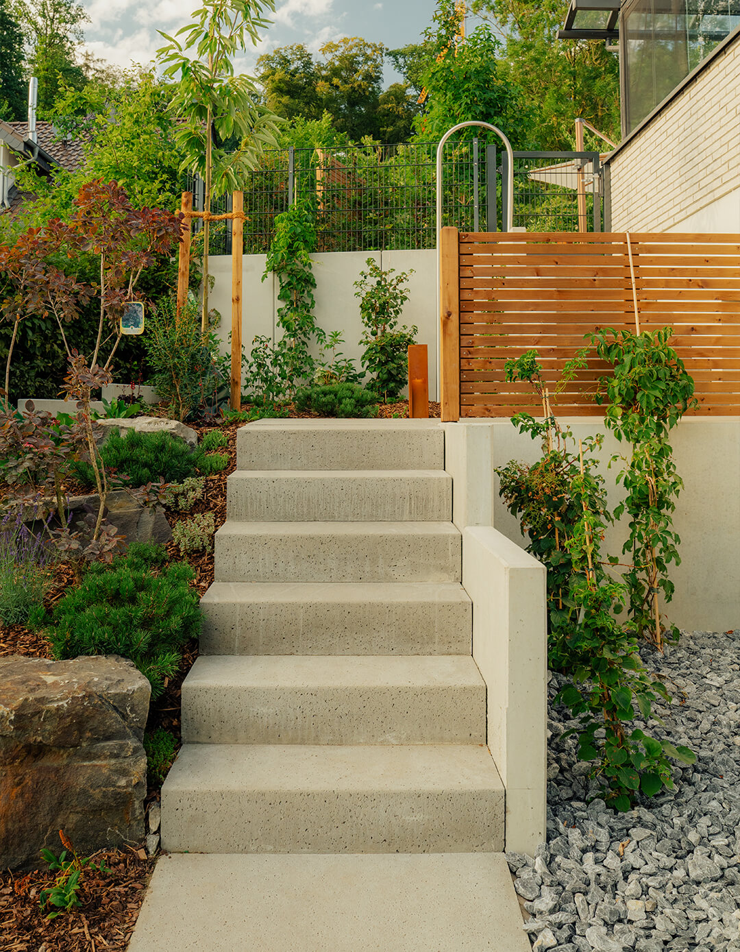 Stimmiges Gesamtbild von Schmidt Gartengestaltung